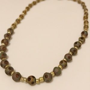 Beaded necklace (18 inches in length)